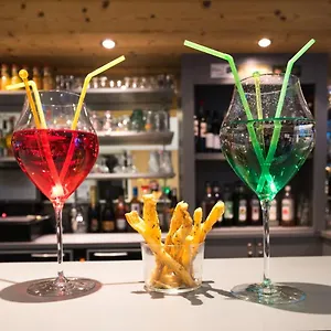 Les Essarts, Ussim Hotel